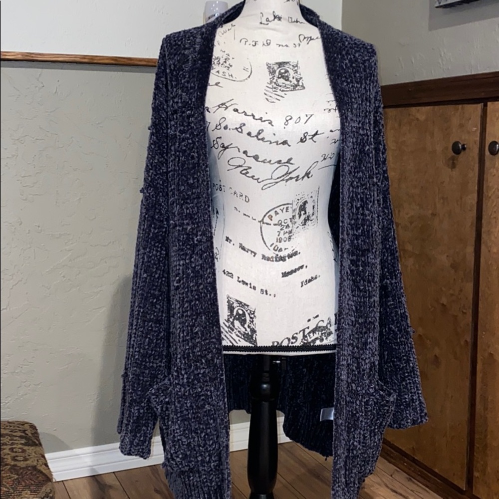 Oversized de stressed fuzzy cardigan